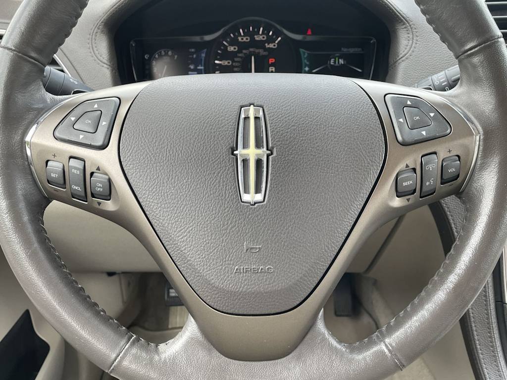Thumbnail: 2013 Lincoln MKX - 23