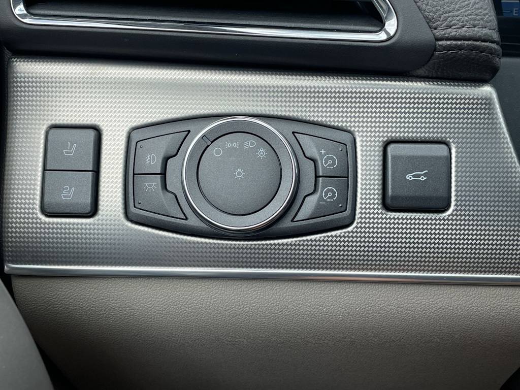 Thumbnail: 2013 Lincoln MKX - 33