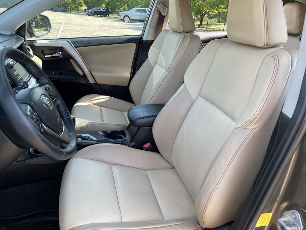 Thumbnail: 2014 Toyota RAV4 - 11