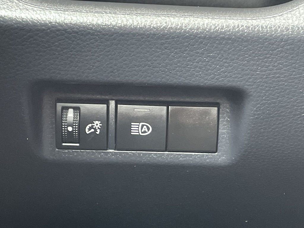 Thumbnail: 2023 Toyota RAV4 - 31