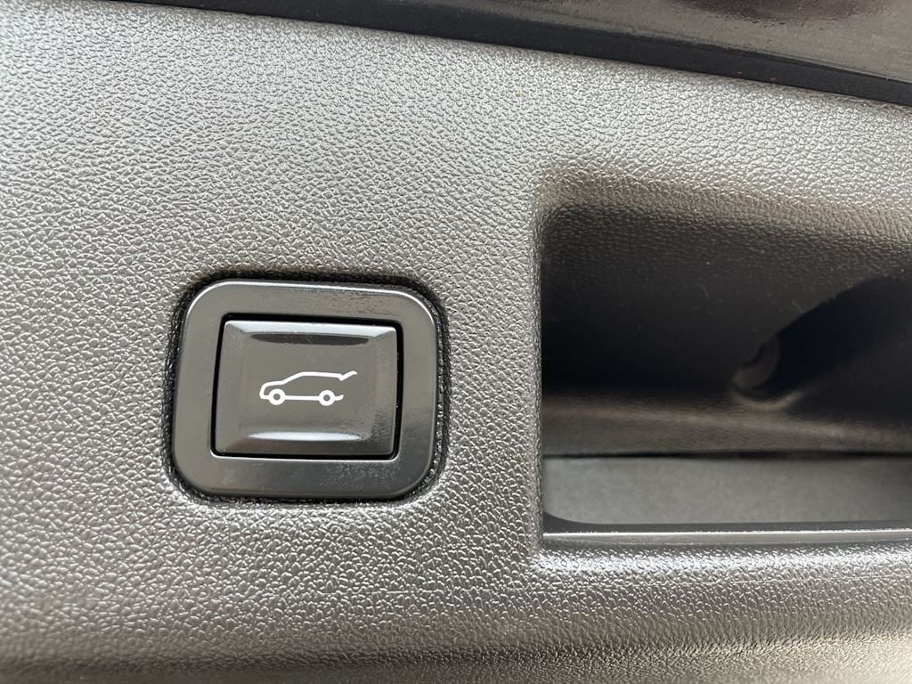 Thumbnail: 2018 Chevrolet Equinox - 25
