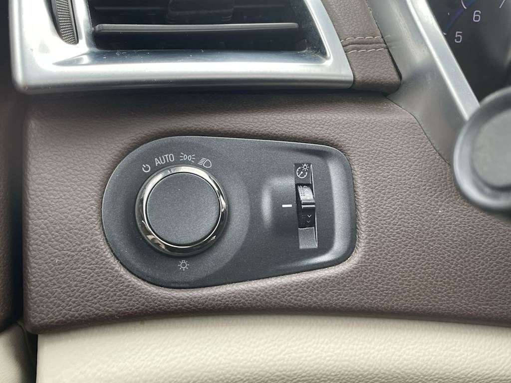 Thumbnail: 2015 Cadillac SRX - 34