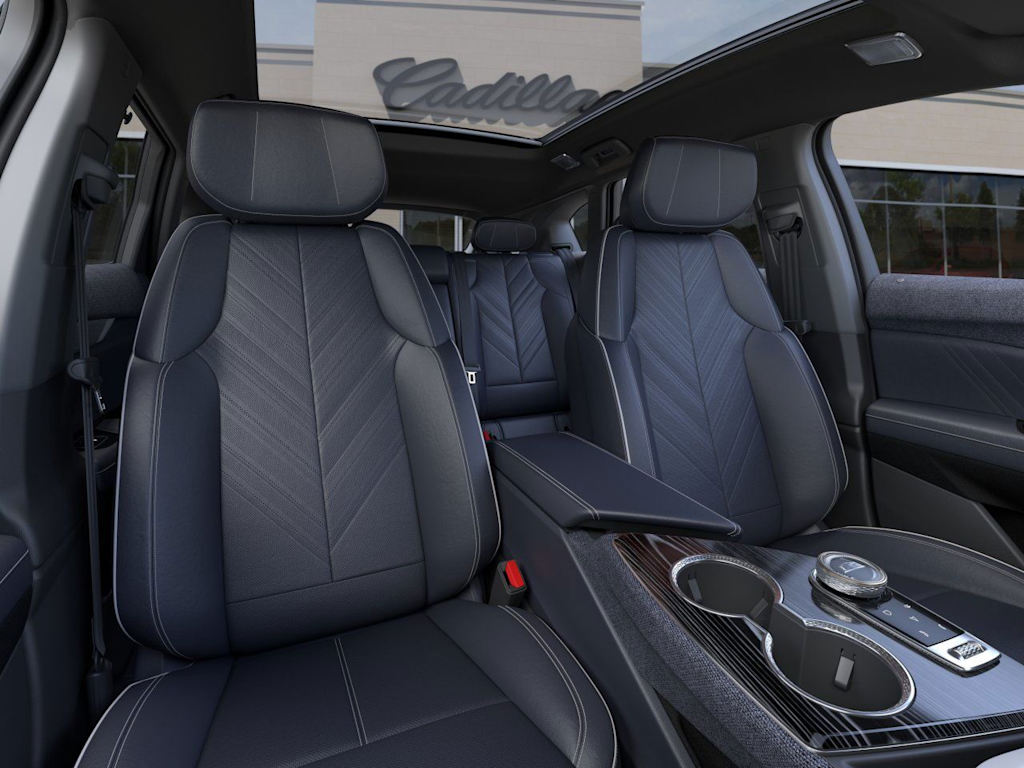 2025 Cadillac Optiq Luxury 2 7