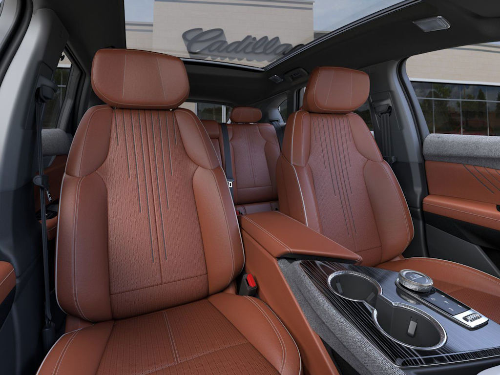 2025 Cadillac Optiq Luxury 2 7