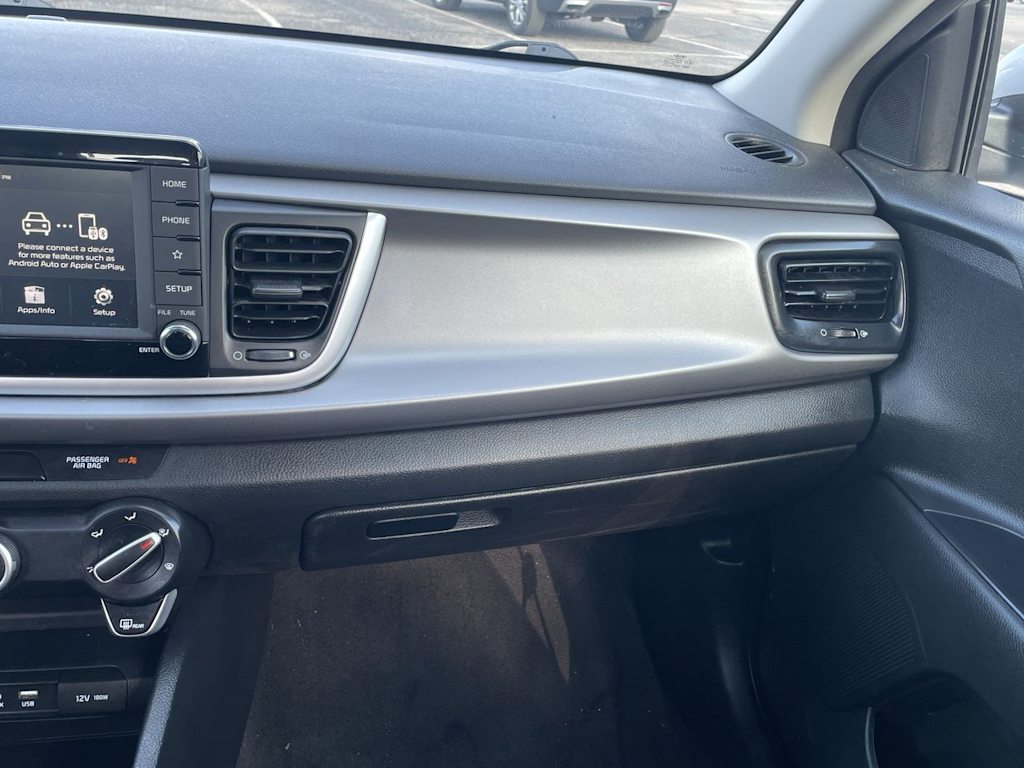 Thumbnail: 2020 Kia Rio - 24