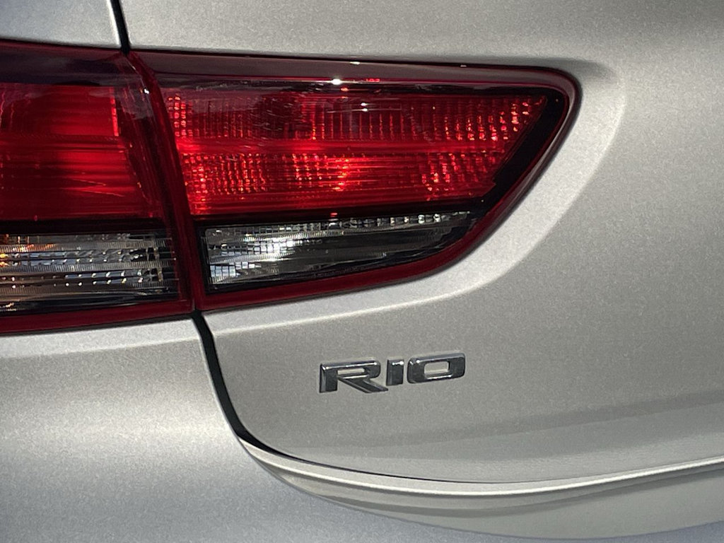 Thumbnail: 2020 Kia Rio - 34