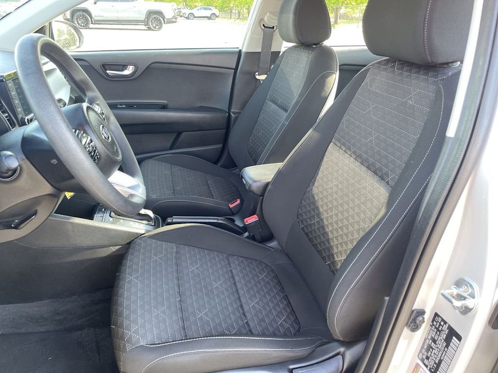 Thumbnail: 2020 Kia Rio - 9