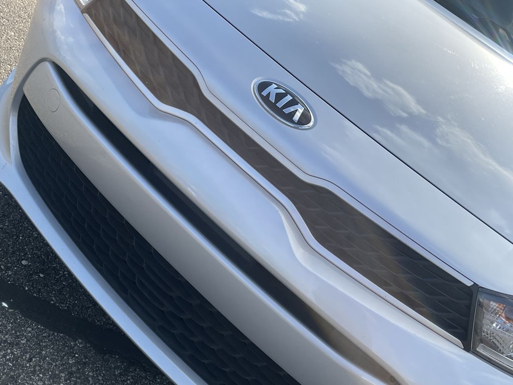 Thumbnail: 2020 Kia Rio - 5