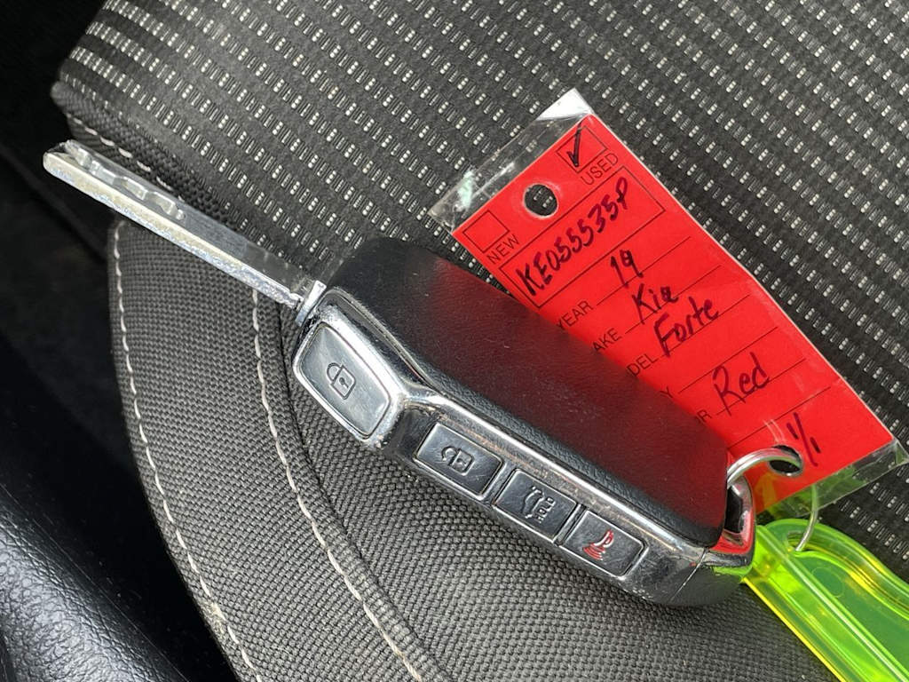 Thumbnail: 2019 Kia Forte - 17