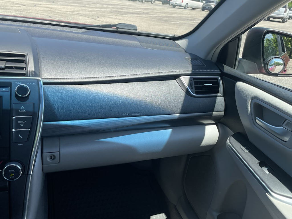 Thumbnail: 2015 Toyota Camry - 25