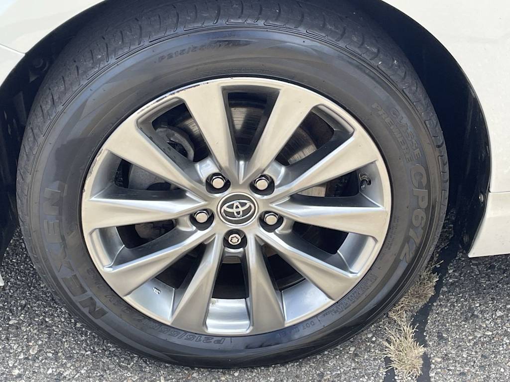 Thumbnail: 2015 Toyota Camry - 6