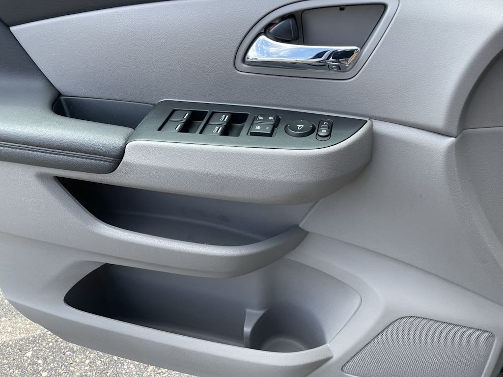 Thumbnail: 2015 Honda Odyssey - 32