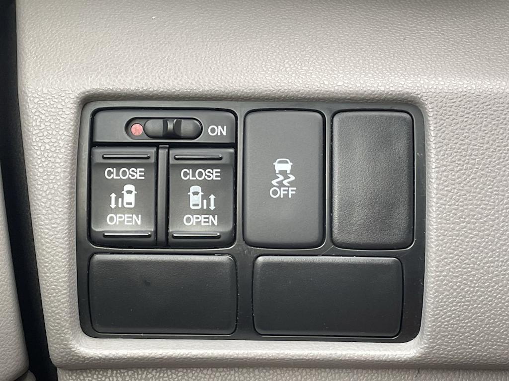 Thumbnail: 2016 Honda Odyssey - 31