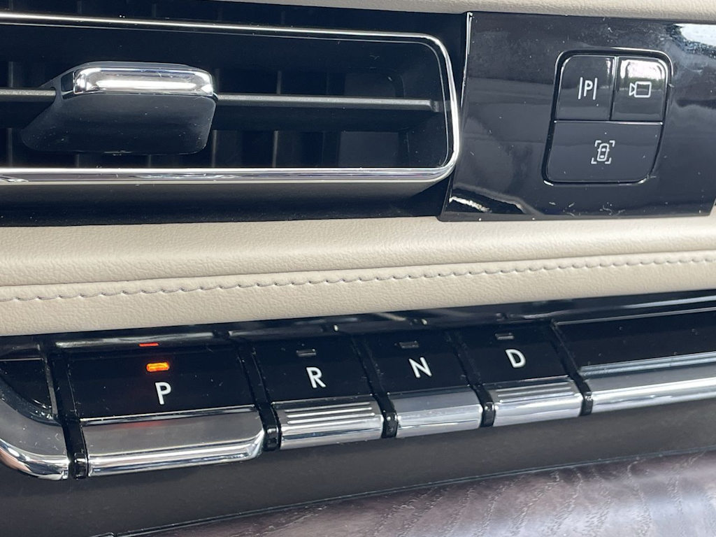 Thumbnail: 2022 Lincoln Aviator - 38