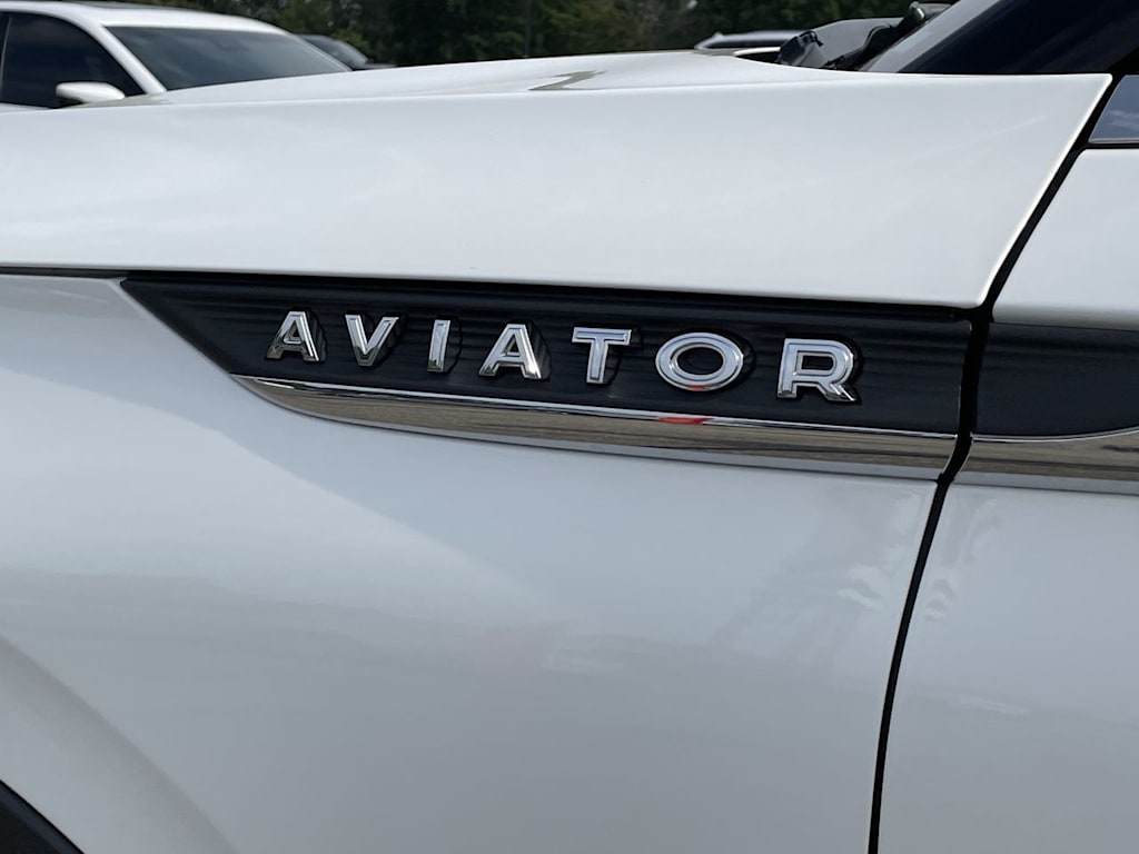 Thumbnail: 2022 Lincoln Aviator - 42
