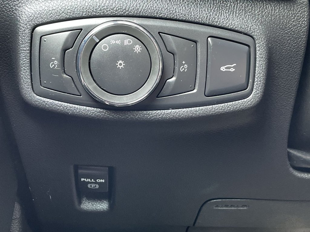 Thumbnail: 2016 Lincoln MKC - 35