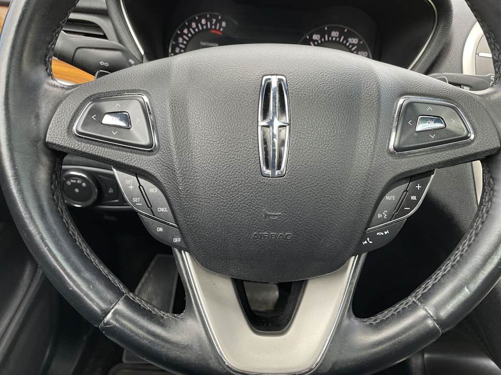 Thumbnail: 2016 Lincoln MKC - 25