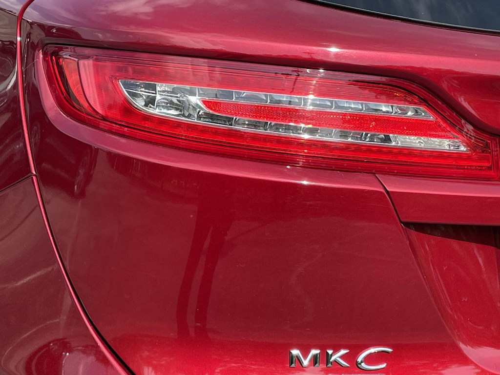 Thumbnail: 2016 Lincoln MKC - 41