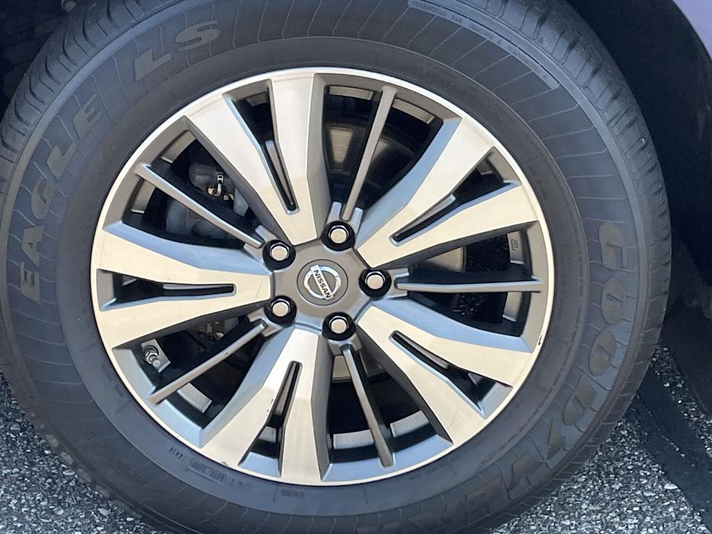Thumbnail: 2017 Nissan Pathfinder - 6