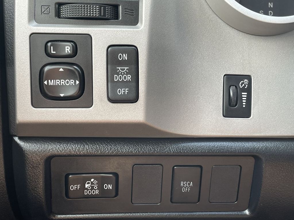 Thumbnail: 2008 Toyota Tundra - 31