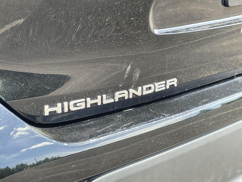 Thumbnail: 2021 Toyota Highlander - 36