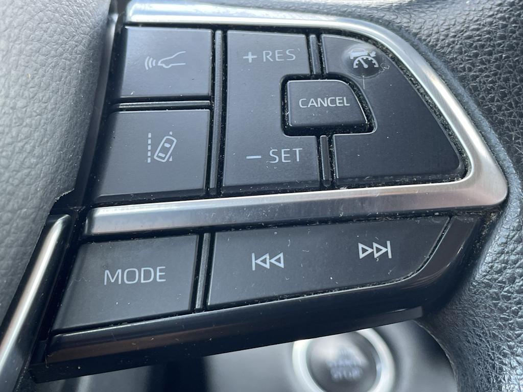 Thumbnail: 2021 Toyota Highlander - 33