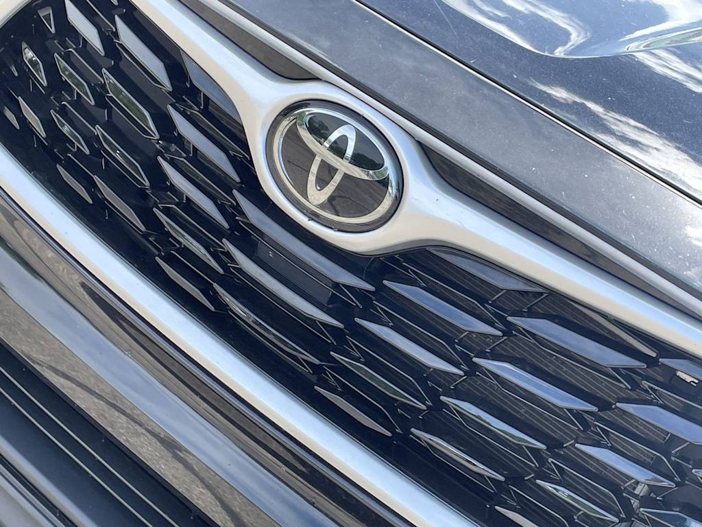 Thumbnail: 2021 Toyota Highlander - 5