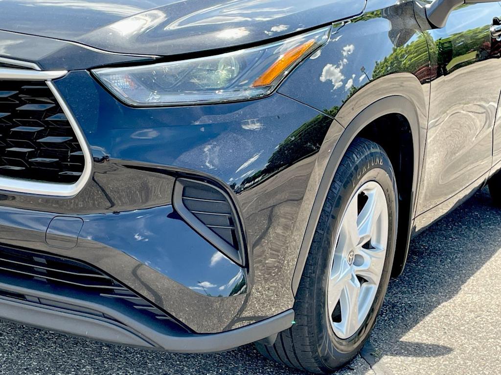 Thumbnail: 2021 Toyota Highlander - 35