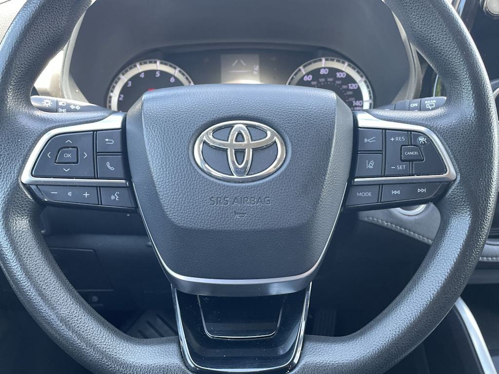 Thumbnail: 2021 Toyota Highlander - 24