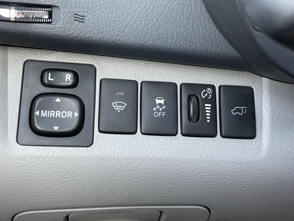 Thumbnail: 2013 Toyota Highlander - 32