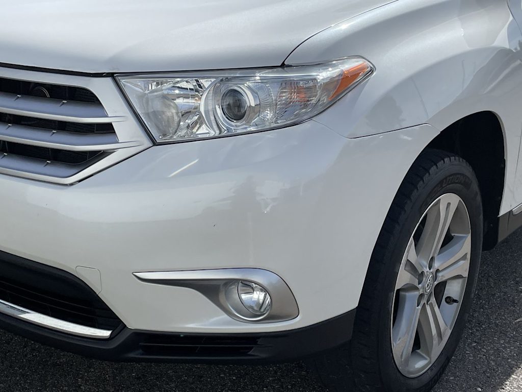 Thumbnail: 2013 Toyota Highlander - 35