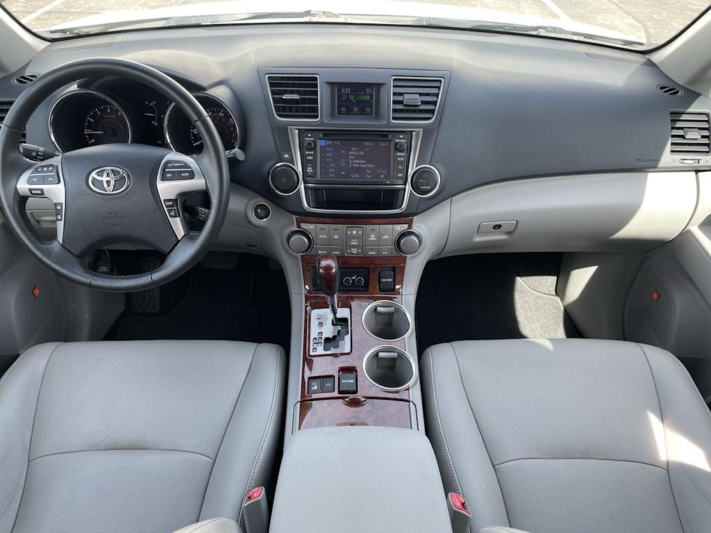 Thumbnail: 2013 Toyota Highlander - 8