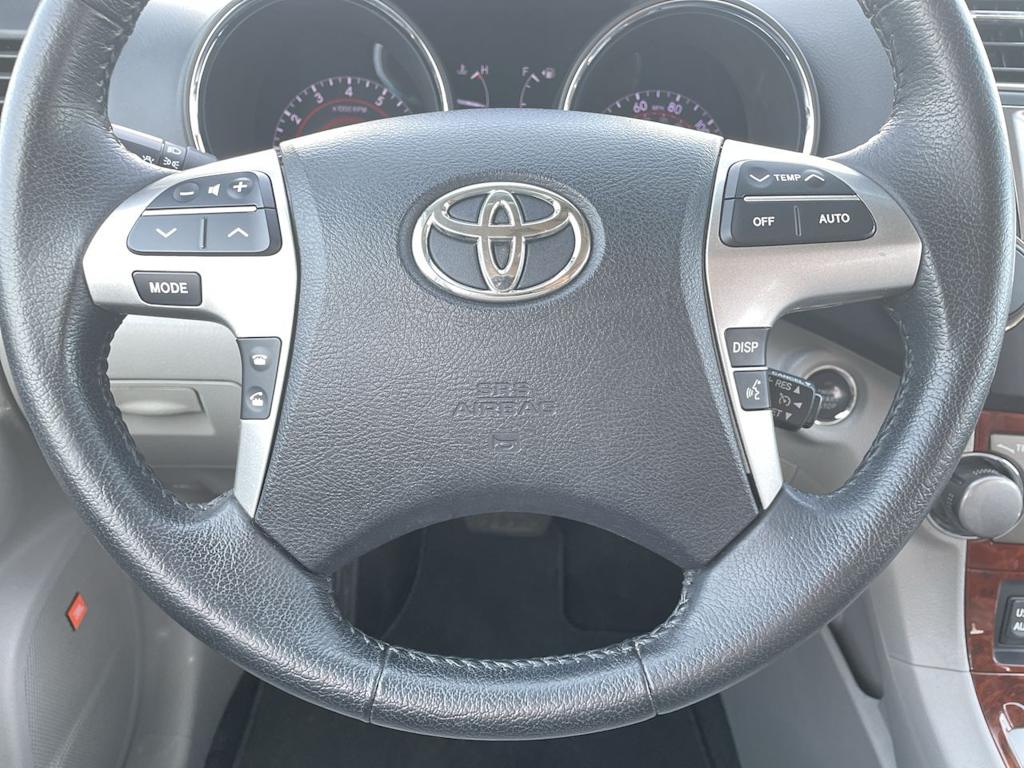 Thumbnail: 2013 Toyota Highlander - 24