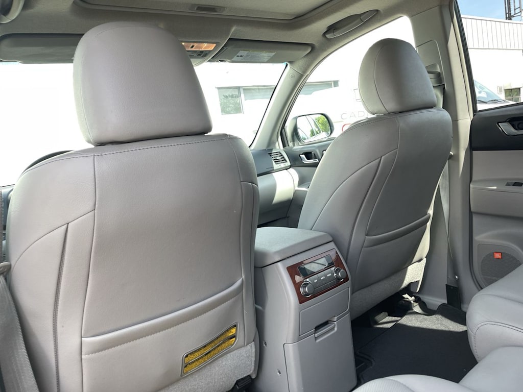 Thumbnail: 2013 Toyota Highlander - 28