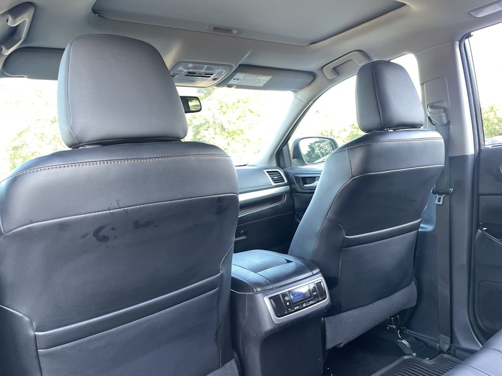 Thumbnail: 2015 Toyota Highlander - 28