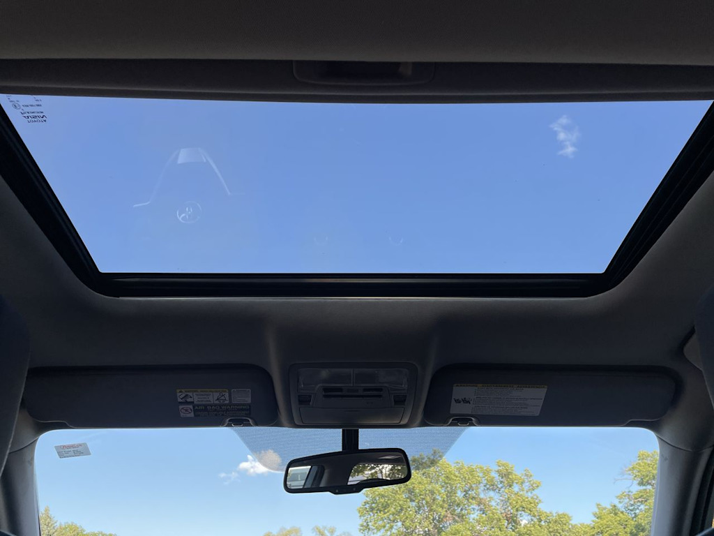 Thumbnail: 2015 Toyota Highlander - 29