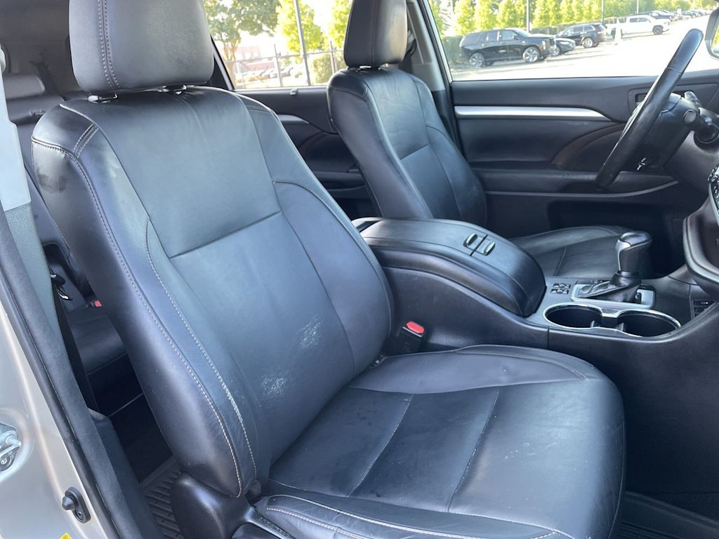 Thumbnail: 2015 Toyota Highlander - 10
