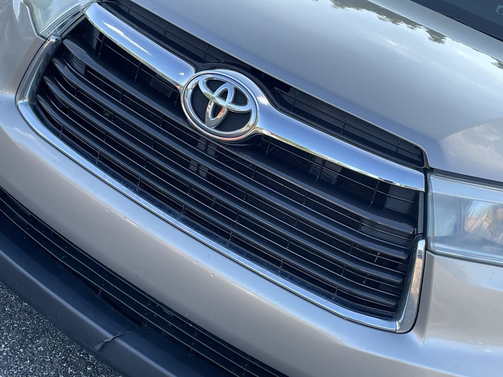 Thumbnail: 2015 Toyota Highlander - 5
