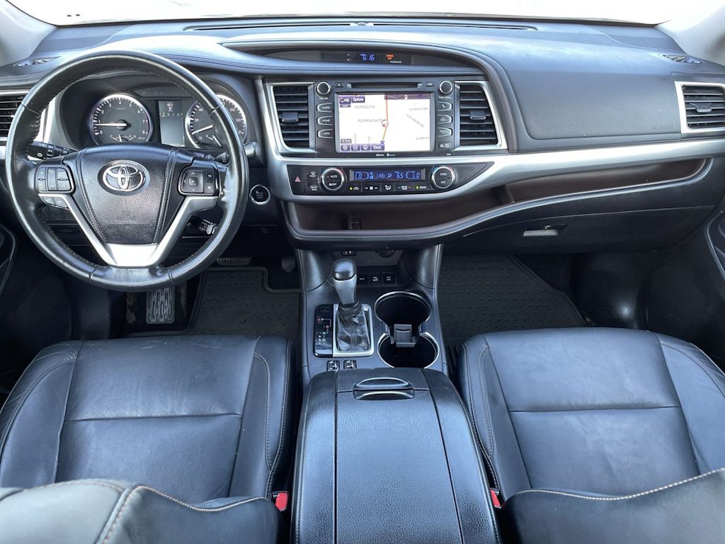 Thumbnail: 2015 Toyota Highlander - 8