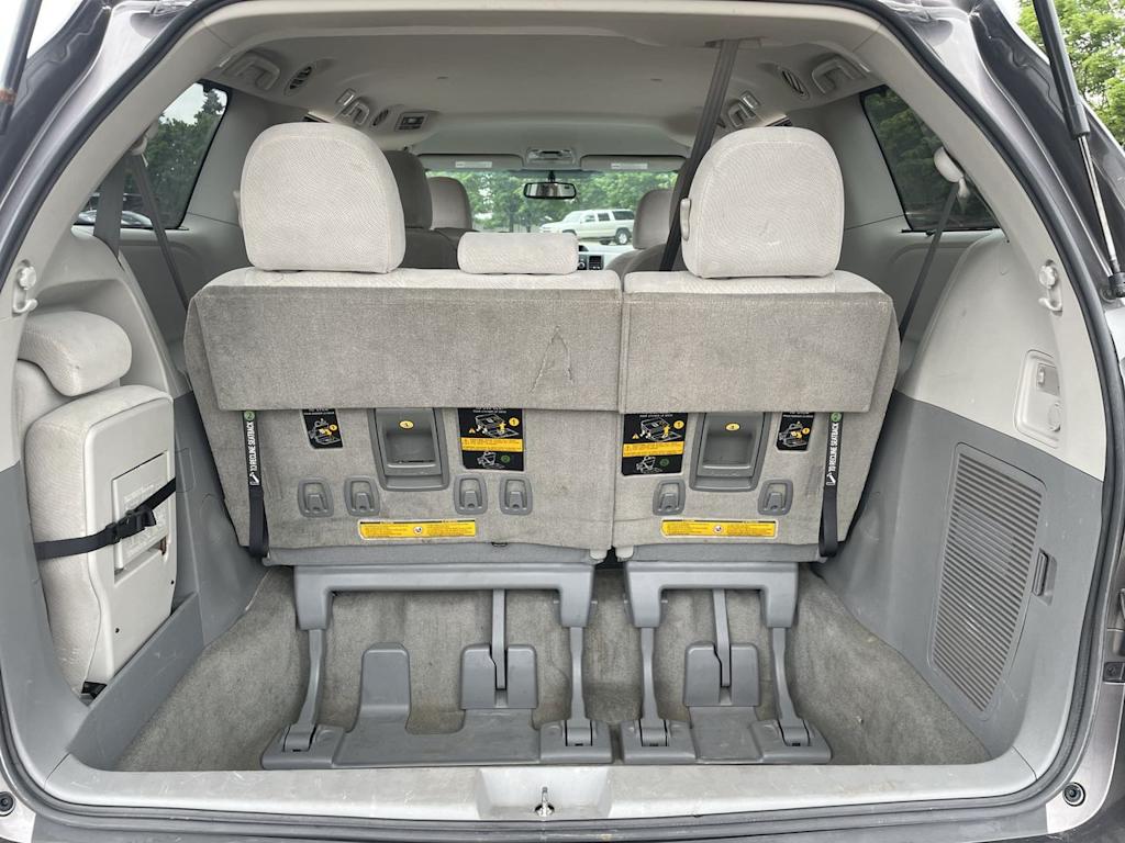 Thumbnail: 2013 Toyota Sienna - 7