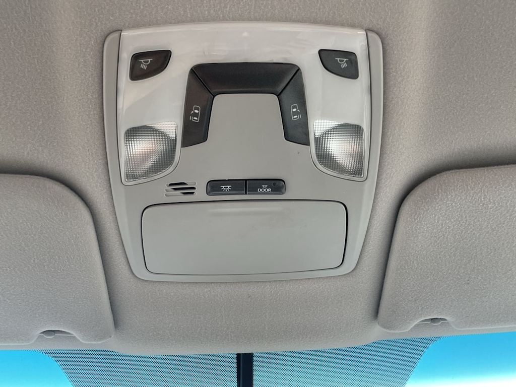 Thumbnail: 2013 Toyota Sienna - 30