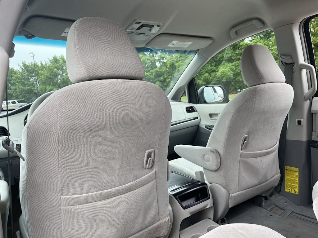 Thumbnail: 2013 Toyota Sienna - 26