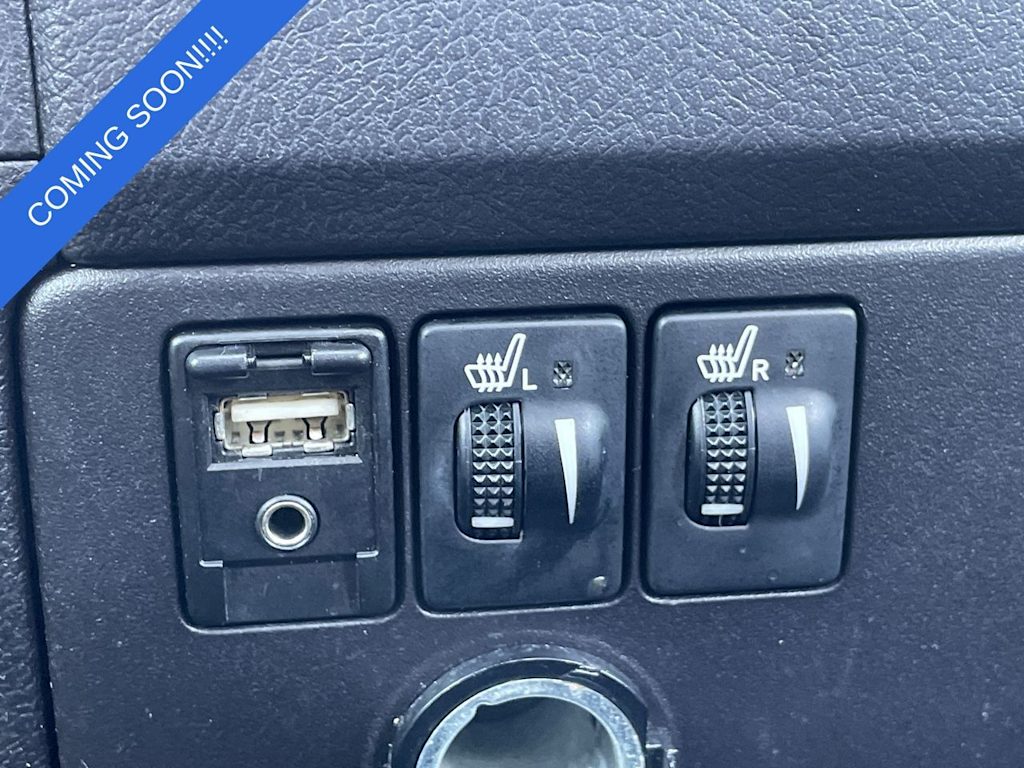 Thumbnail: 2015 Toyota Sienna - 32