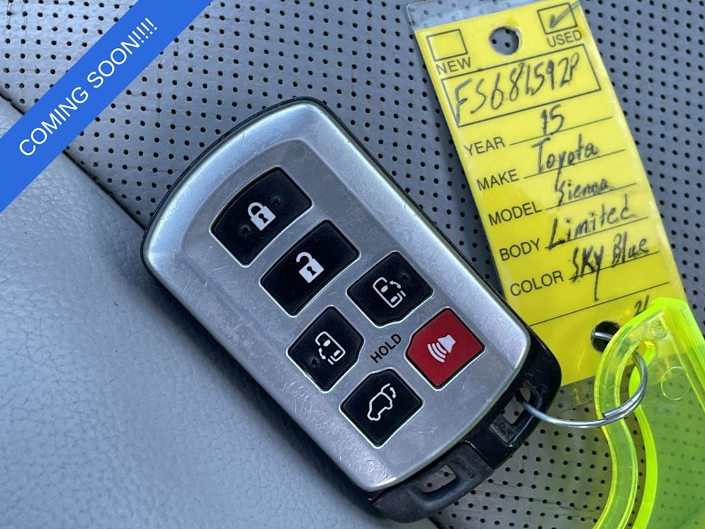 Thumbnail: 2015 Toyota Sienna - 36