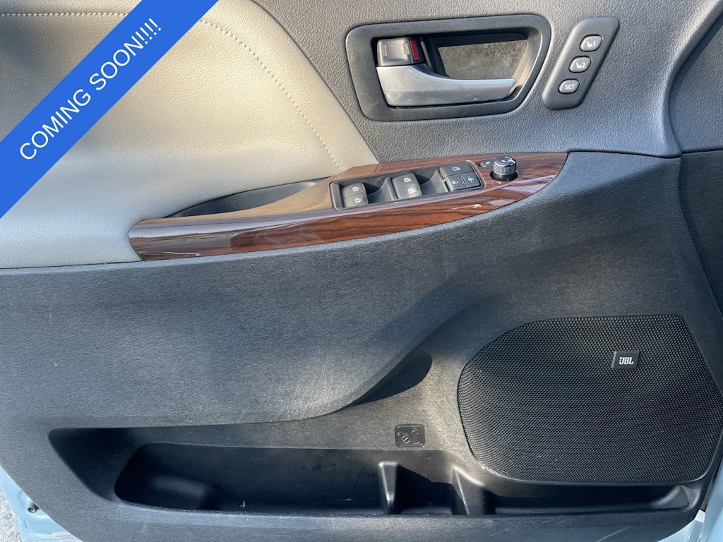 Thumbnail: 2015 Toyota Sienna - 37