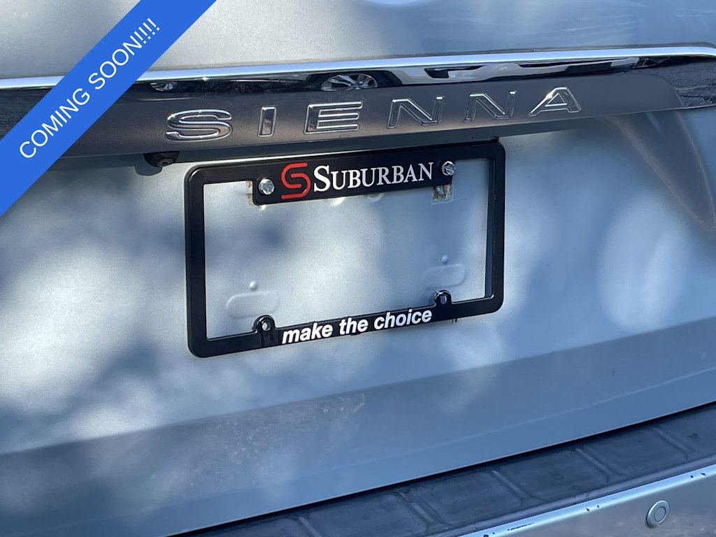 Thumbnail: 2015 Toyota Sienna - 40