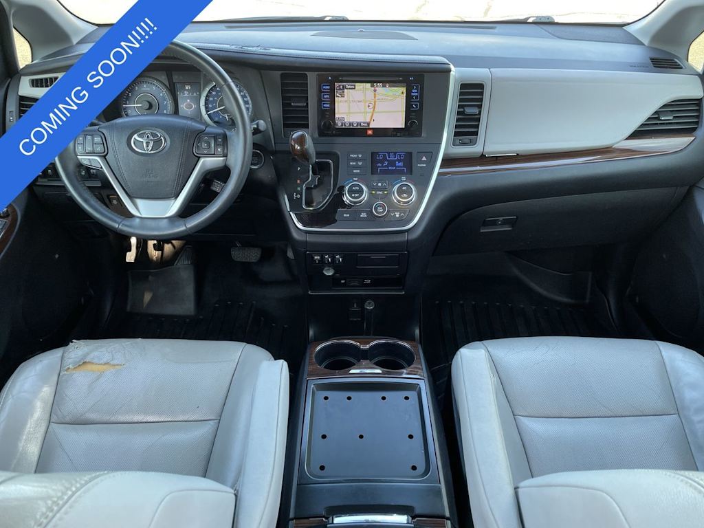 Thumbnail: 2015 Toyota Sienna - 8
