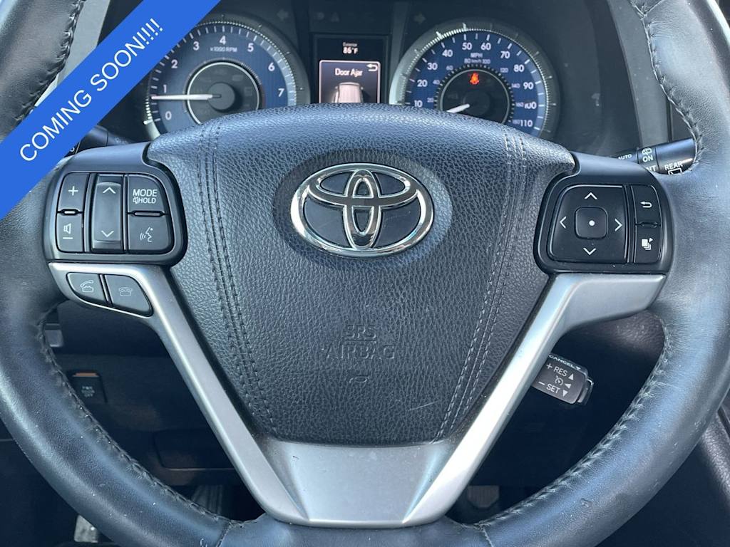 Thumbnail: 2015 Toyota Sienna - 24