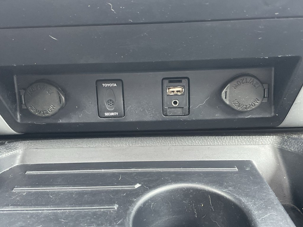 Thumbnail: 2017 Toyota Tundra - 30