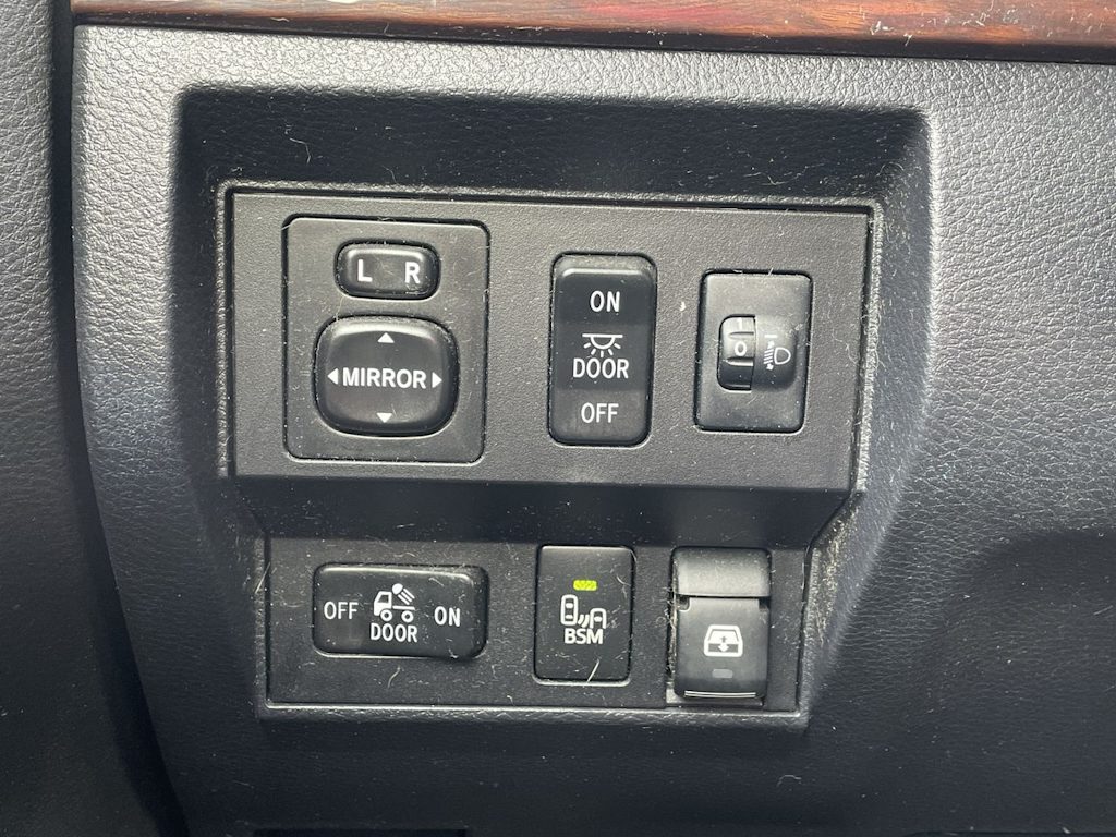 Thumbnail: 2017 Toyota Tundra - 34